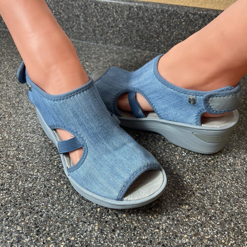 Bzees Womens Sz 7 M Blue Fabric Comfort Casual Sandals Sling Back Wedge Peep Toe